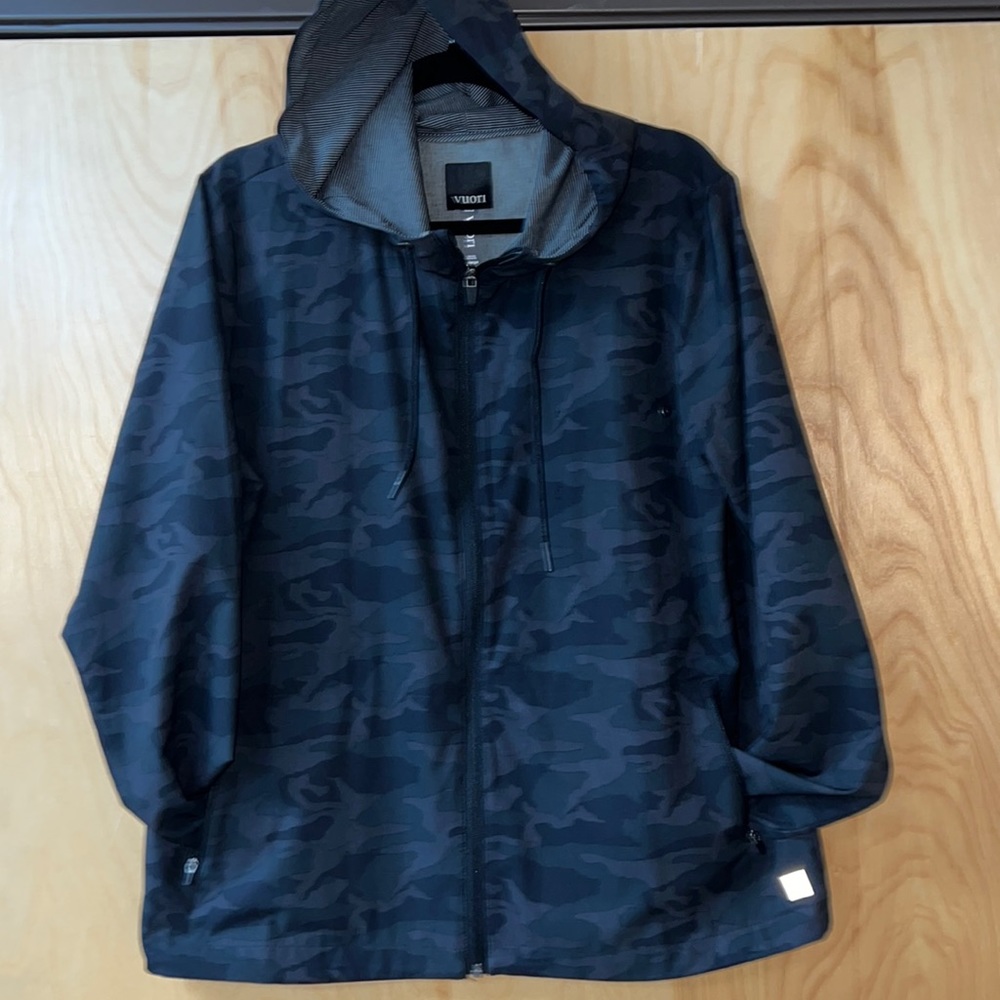 Women’s Vuori Outdoor Trainer Shell Black Camo Jacket XL